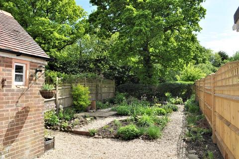 2 bedroom terraced house to rent, Meadow View, ROTHERFIELD