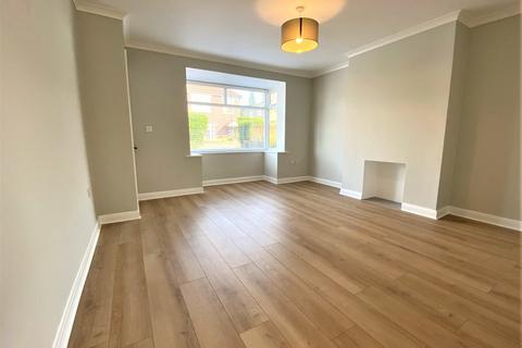 3 bedroom semi-detached house to rent, Prospect Avenue, Pudsey