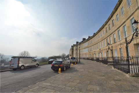 Studio to rent, Lansdown Crescent