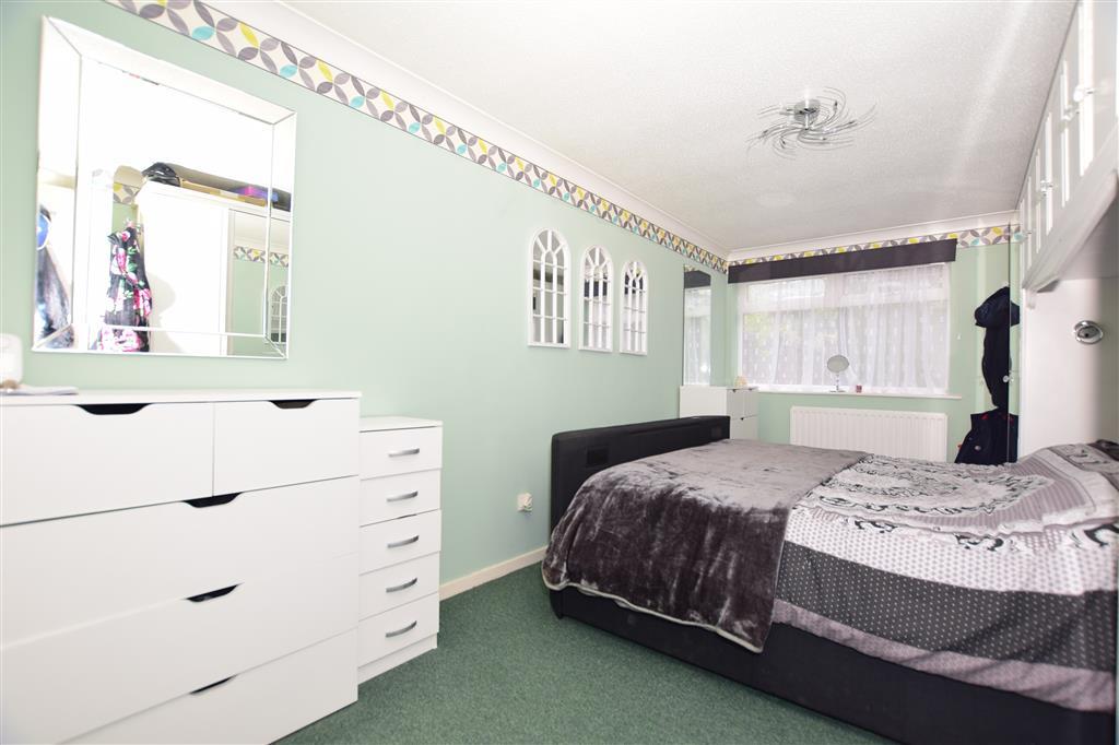 Sandhurst Road, Cliftonville, Margate, Kent 3 bed detached bungalow £