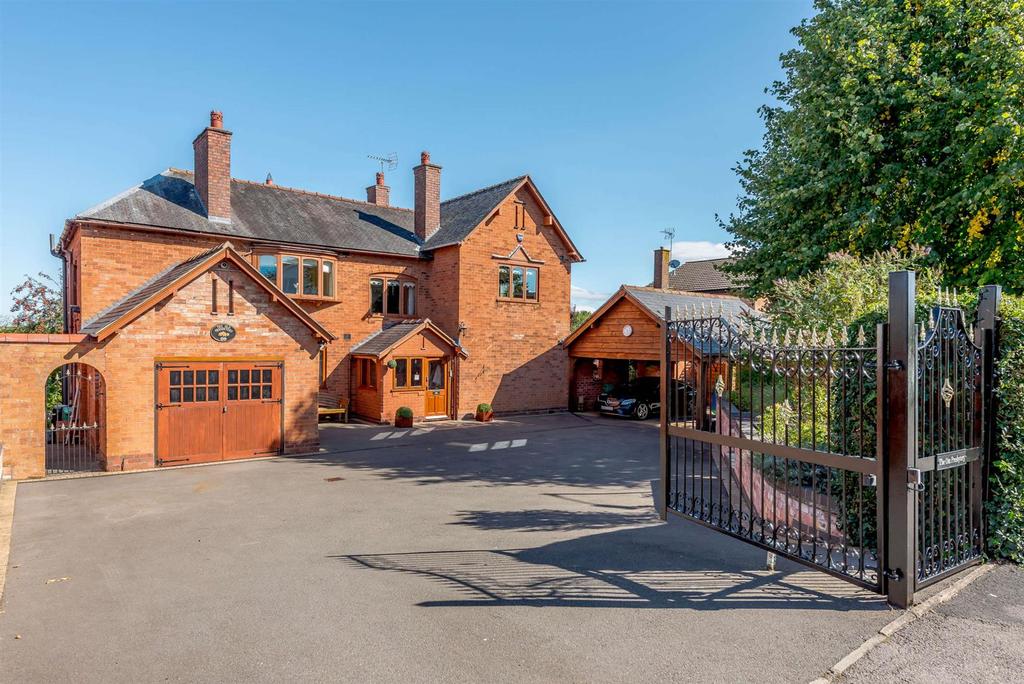 Golf Lane, Whitnash, Leamington Spa, Warwickshire, CV31 2QB 5 bed