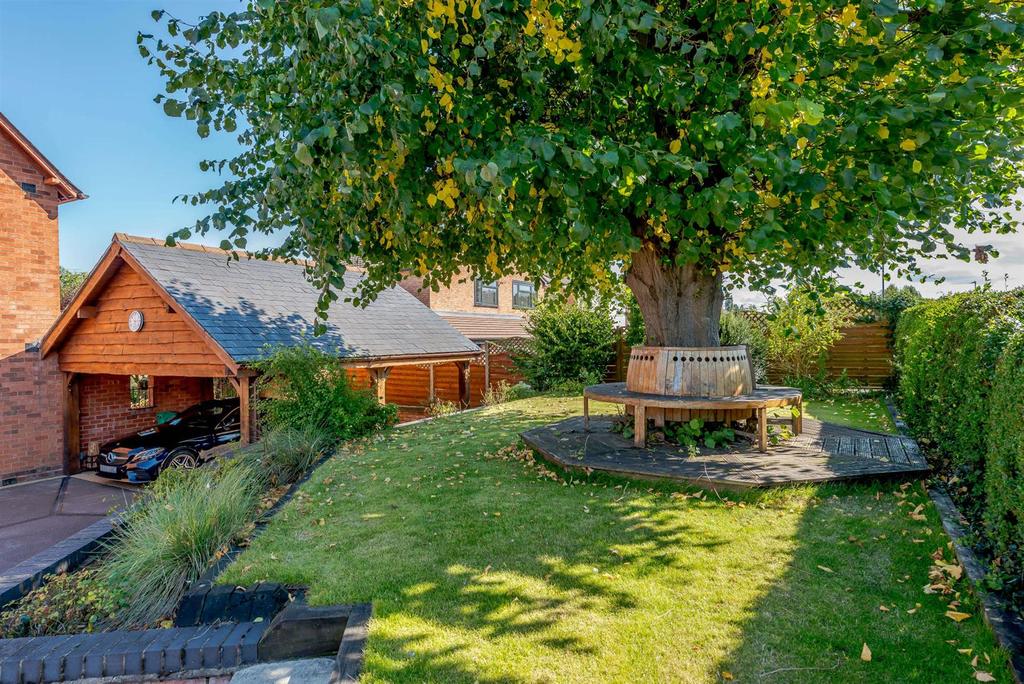 Golf Lane, Whitnash, Leamington Spa, Warwickshire, CV31 2QB 5 bed