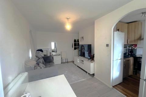 1 bedroom flat to rent, Streamside Close, Edmonton