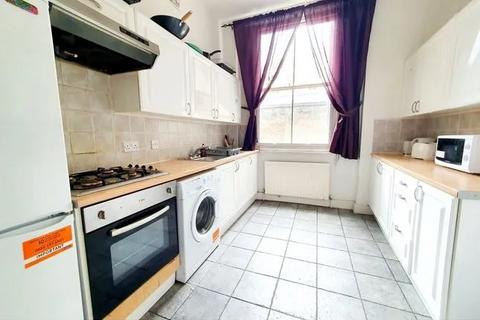 4 bedroom flat to rent, Swinton Street, Kings Cross