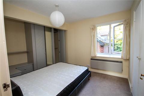 2 bedroom flat to rent, Limeway Terrace, Dorking RH4