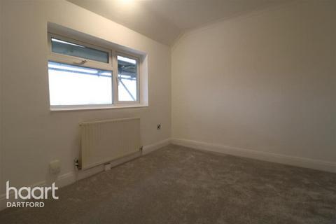 3 bedroom terraced house to rent, Ringshall Road, Orpington