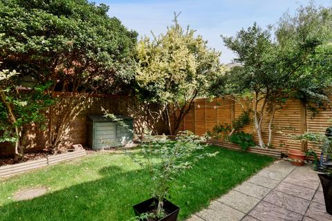 2 bedroom terraced house to rent, Stowage, London, SE8