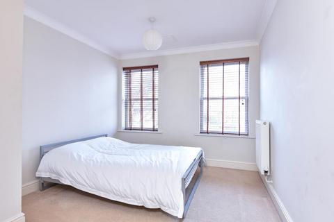 2 bedroom apartment to rent, Castlegate Road,  Richmond,  TW9