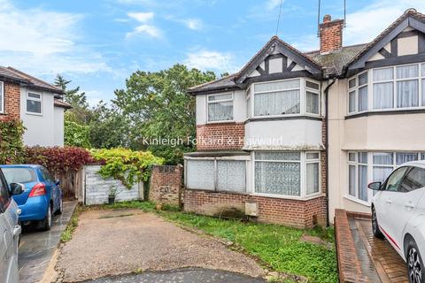 9 Meadow Close, Chislehurst, BR7 6JB