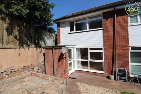3 bedroom end of terrace house to rent, Regents Park