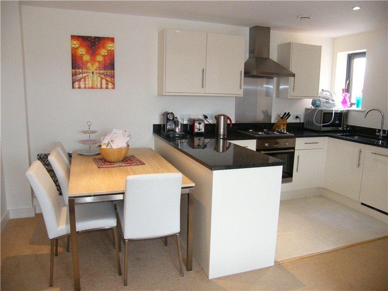 Kitchen/Dining Area