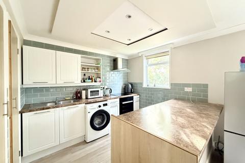 2 bedroom ground floor maisonette to rent, Ford Court, Beaulieu Road