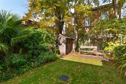 1c Robson Road, London, SE27 9LA