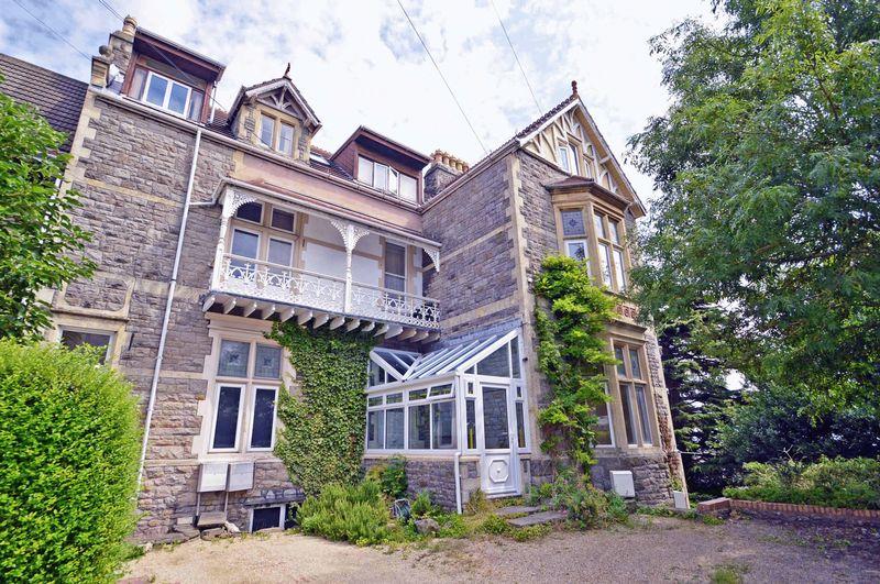 Jesmond Road, Clevedon 2 bed flat £750 pcm (£173 pw)