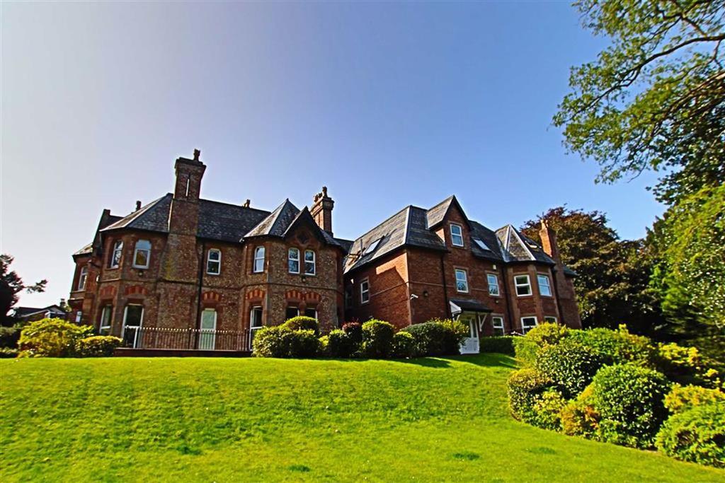 Highgate Road, Altrincham 2 bed apartment £475,000