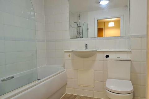 2 bedroom flat to rent, Millicent Grove, Palmers Green, N13