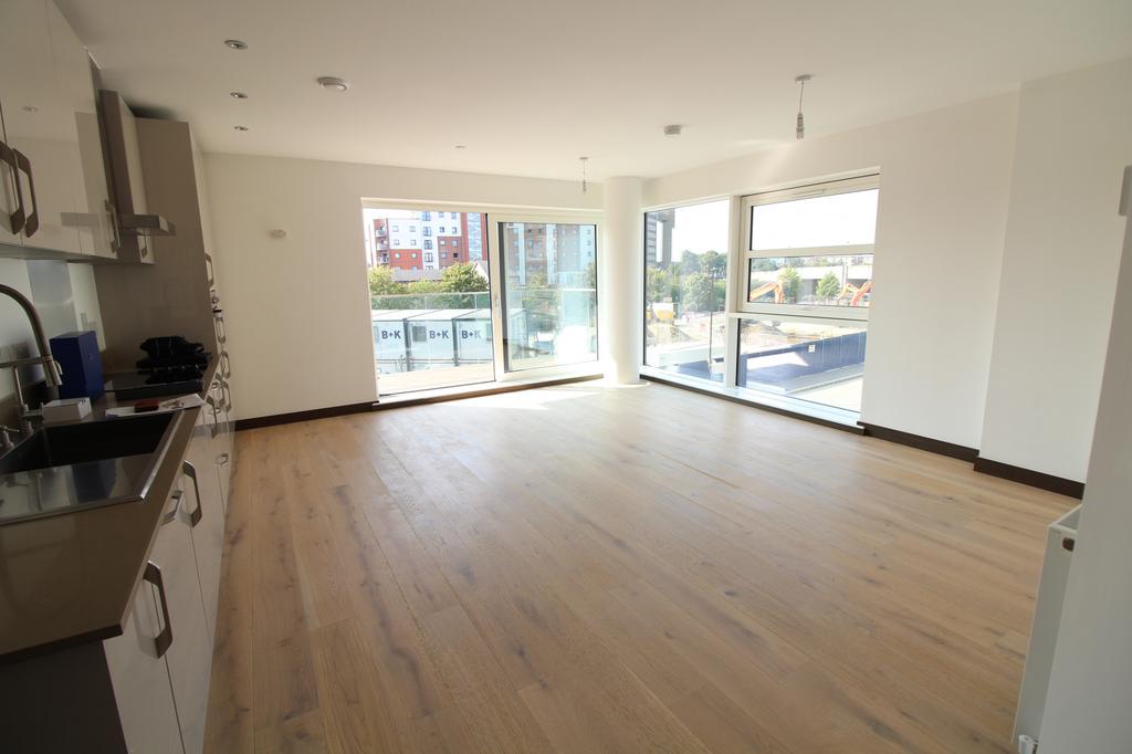 Kitson House, Fletton Quays, PE2 2 bed apartment £1,100 pcm (£254 pw)