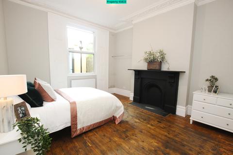 6 bedroom terraced house to rent, Lambert Road, London, SW2 5BB