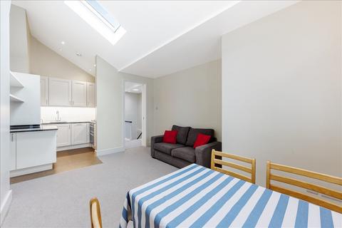19d Askew Road, London, W12 9AD