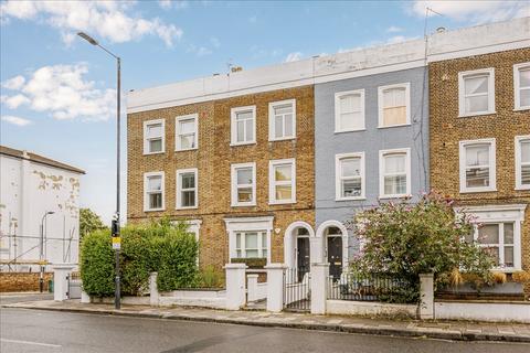 19d Askew Road, London, W12 9AD
