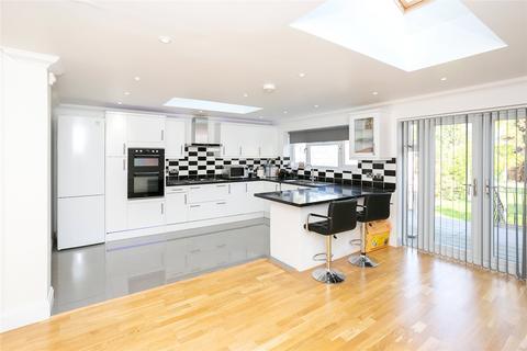 4 bedroom semi-detached house to rent, King Georges Avenue, Watford, Hertfordshire, WD18