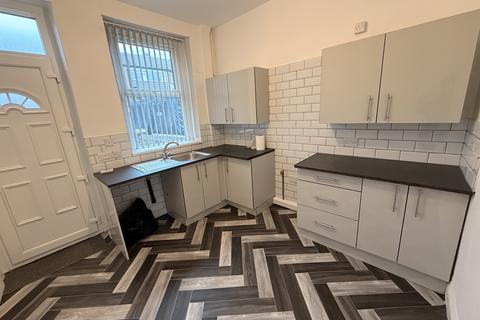 2 bedroom terraced house to rent, New Hey Road, Bradford BD4