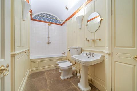4 bedroom flat to rent, Richmond Terrace,  Surrey,  TW10