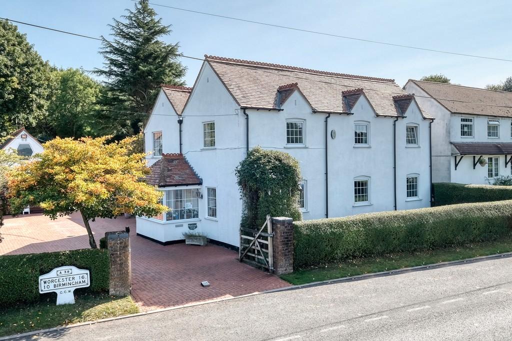 Birmingham Road, Lydiate Ash, Bromsgrove, B61 0QD 4 bed cottage £625,000