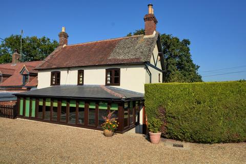 3 bedroom semi-detached house to rent, Honey Lane, Blackmoor, Liss