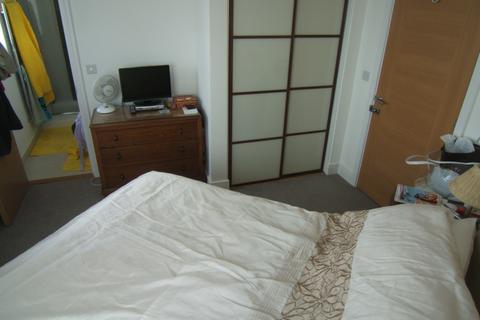 2 bedroom flat to rent, Elm House,Mulberry Avenue, Stanwell, TW19 7SF