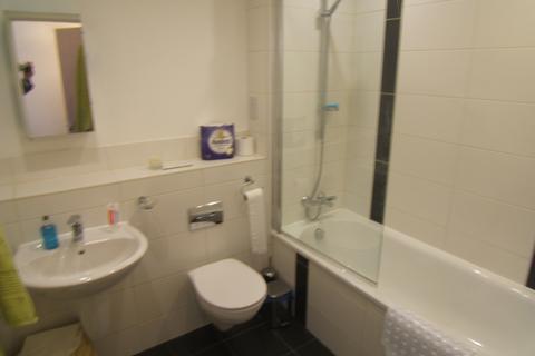 2 bedroom flat to rent, Elm House,Mulberry Avenue, Stanwell, TW19 7SF