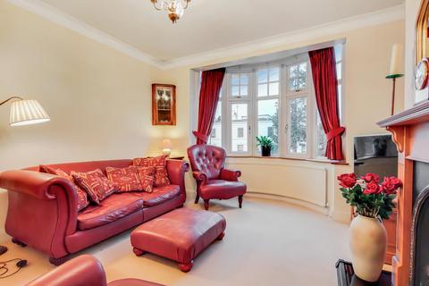 122 Clay Hill, Enfield, EN2 9AE