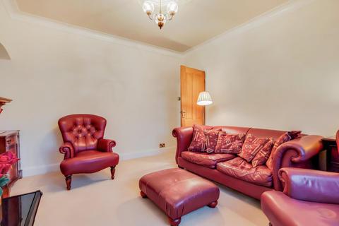 122 Clay Hill, Enfield, EN2 9AE