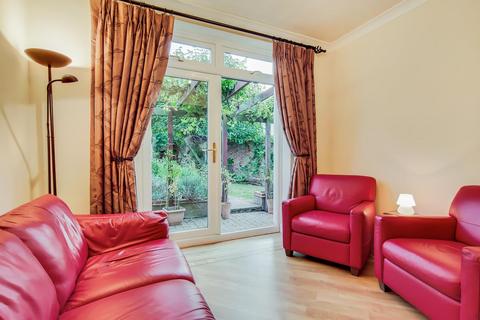 122 Clay Hill, Enfield, EN2 9AE