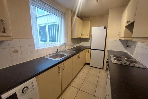 2 bedroom flat to rent, Hill View Court, Astley Bridge, Bolton, BL1