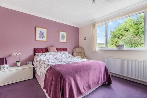 29 Birch Way, Chesham, HP5 3JL