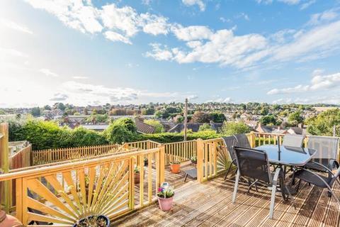 29 Birch Way, Chesham, HP5 3JL