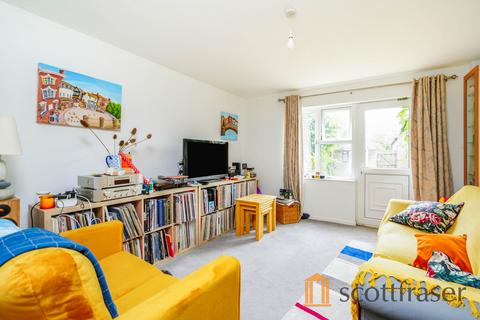 2 bedroom end of terrace house to rent, Manor Road, Witney