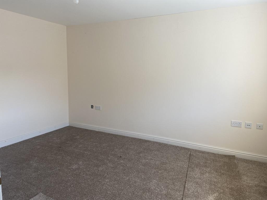 Lon Y Maes, Llanelli 3 bed house £625 pcm (£144 pw)