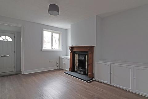 2 bedroom terraced house to rent, Redstone Hill, Redhill