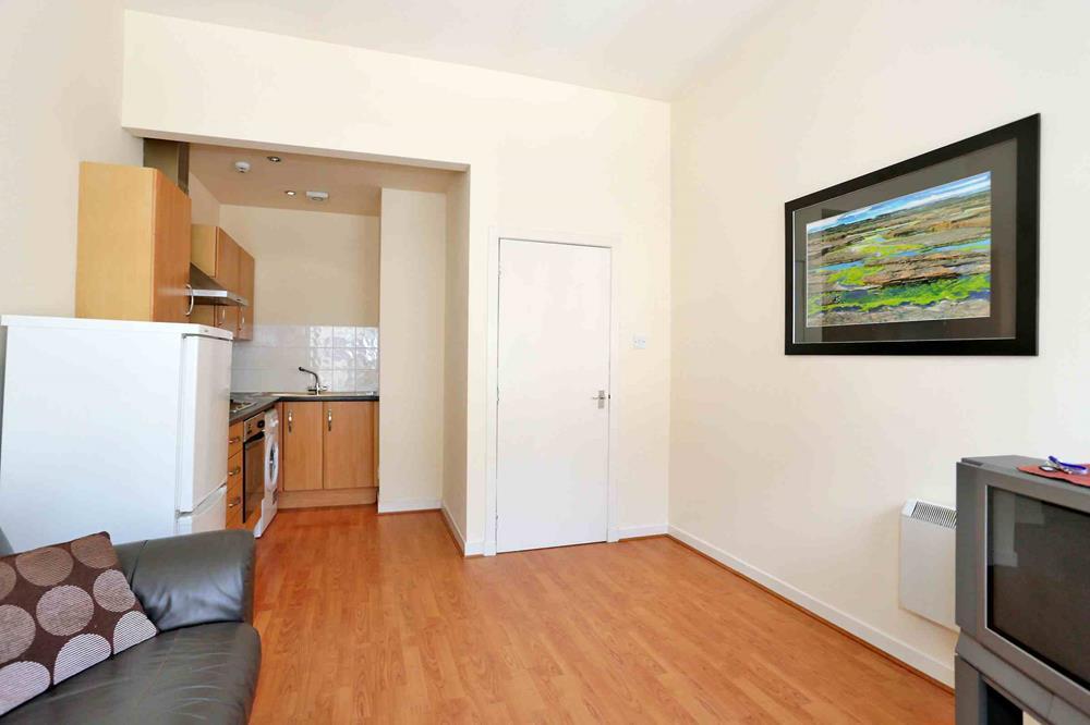 Lounge/Kitchen area