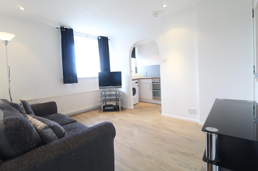 Lounge/Kitchen