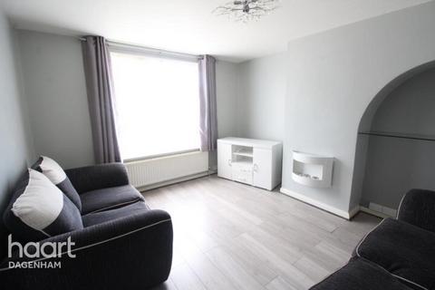 3 bedroom terraced house to rent, Hunters Hall Road, Dagenham