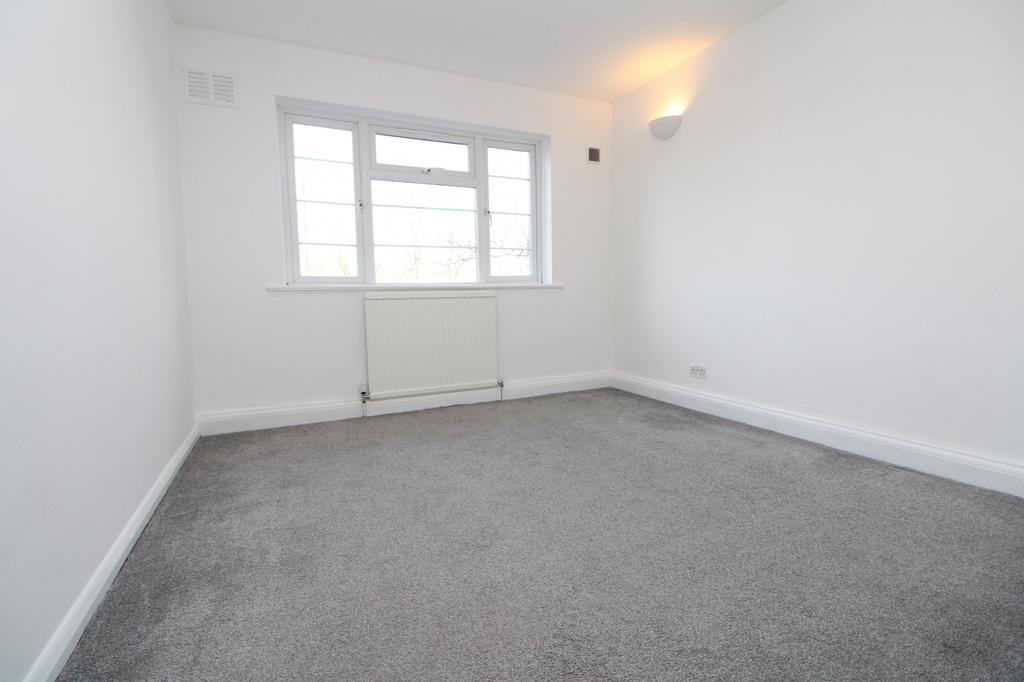 Grove Court, Oakfield Road, Penge, SE20 2 bed flat - £1,100 pcm (£254 pw)