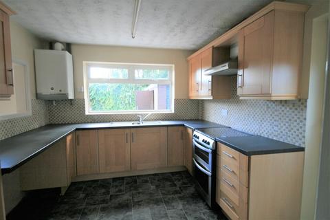 3 bedroom semi-detached house to rent, Oakland Avenue, Haslington