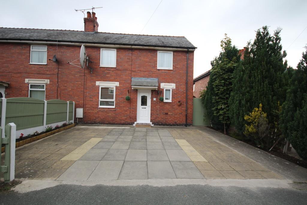 Victory Place, Llay, Wrexham 2 bed semidetached house £120,000