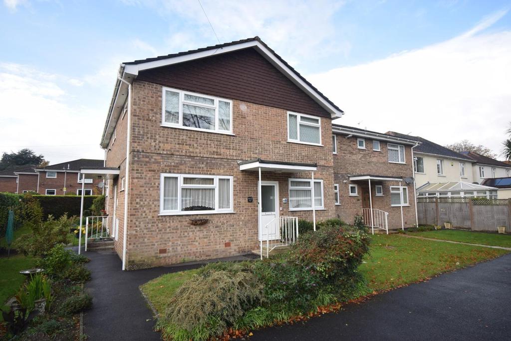 Grange Road, Broadstone 2 bed flat £229,950
