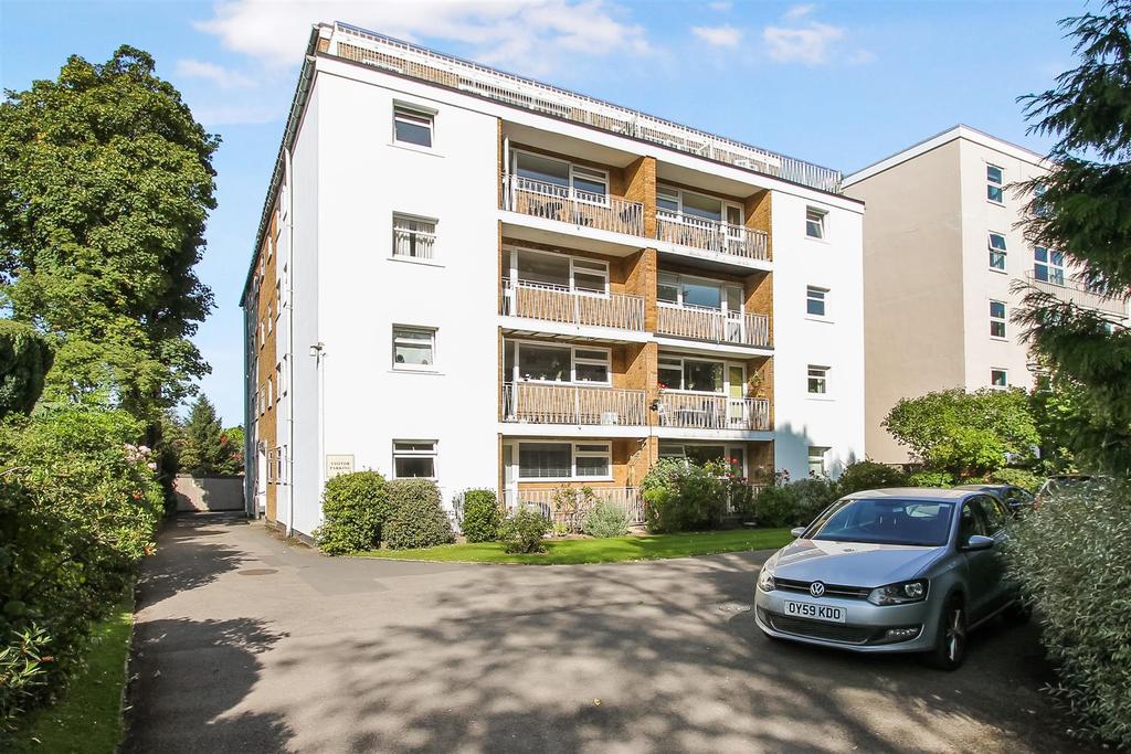 Pittville Circus Road, Cheltenham 3 bed apartment £270,000