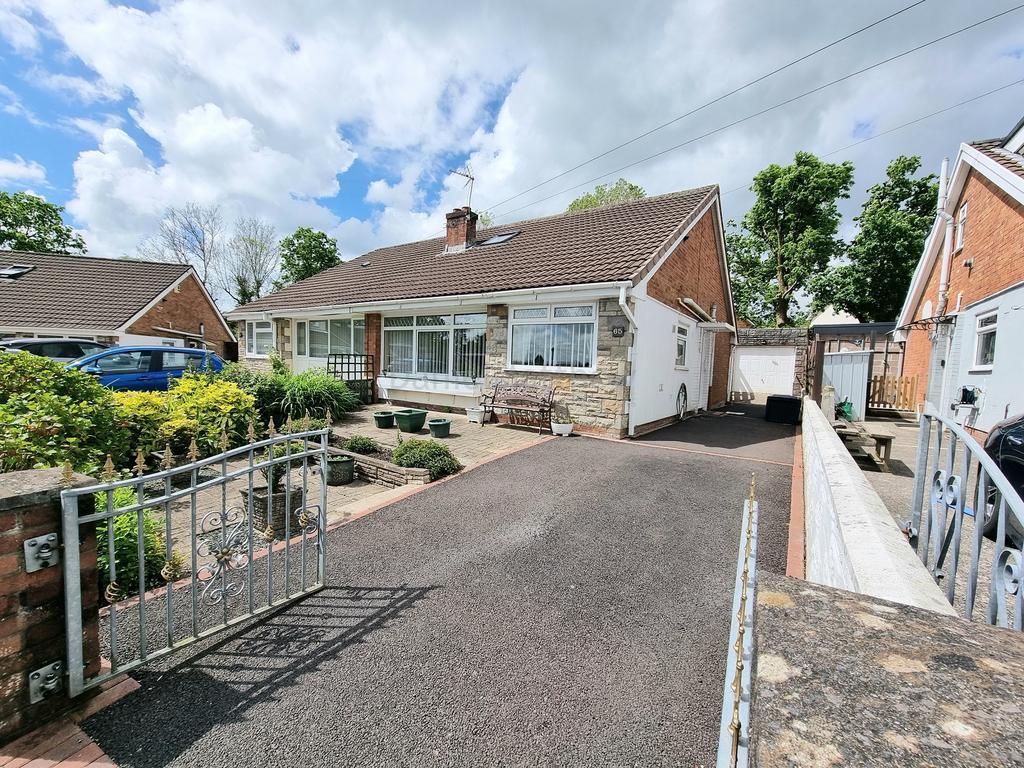 Deri Avenue, Pencoed, Bridgend... 3 bed semidetached bungalow for sale