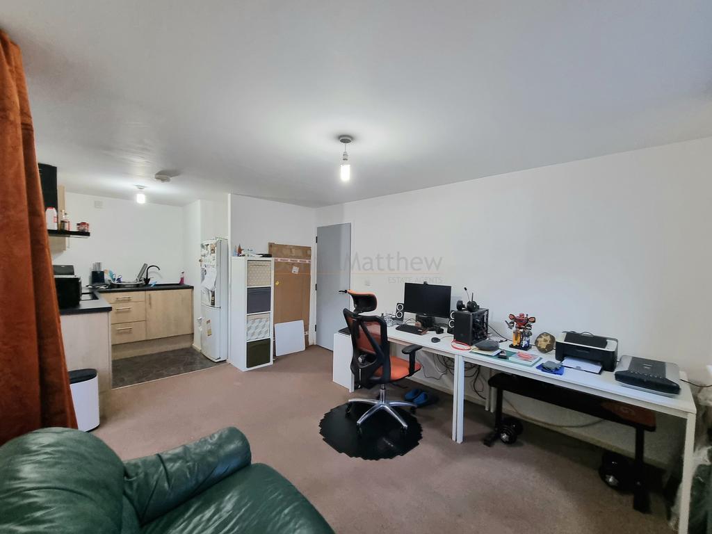 Open Plan Kitchen / Lounge